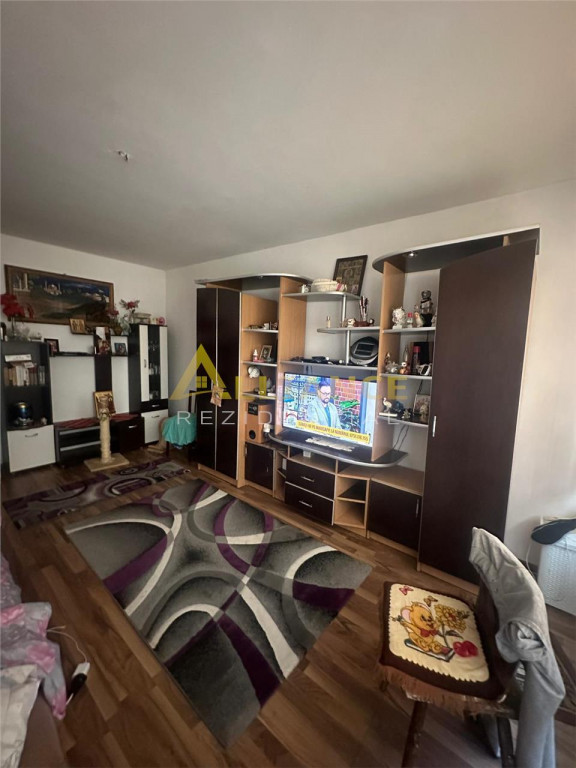 Apartament spatios cu 4 camere - 2 bai | Aleea Dolina