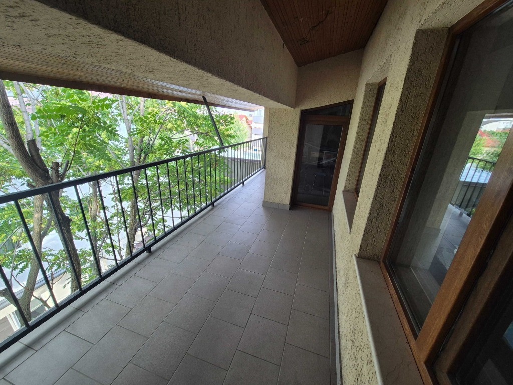 Brancoveanu, parc, vila constructie 2011, 5 camere