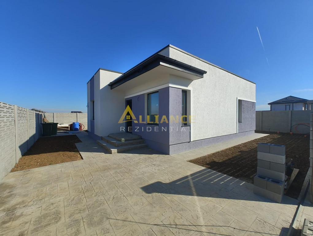 Cas? parter 4 camere-2 b?i-300 mp teren