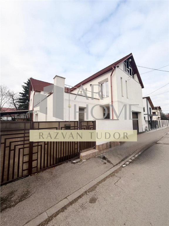 Casa 5 camere lux , cu garaj , beci , Ploiesti , ultracentr
