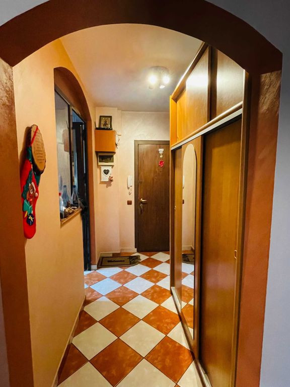 Apartament 3 camere zona Alexandru Obregia