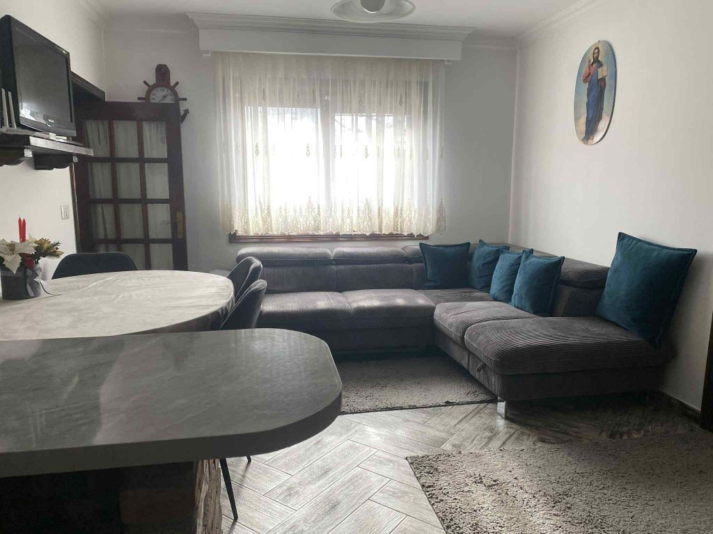 Casă de vânzare în comuna Costache Negri