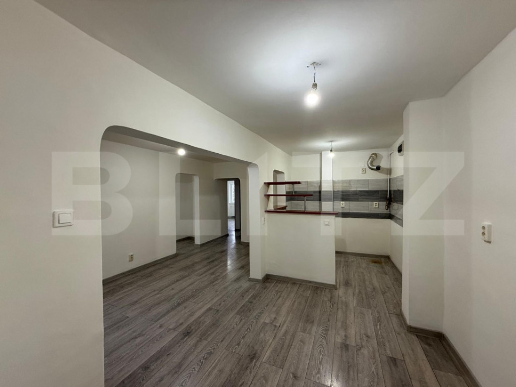 Apartament 4 camere de închiriat –ideal locuință sau ac