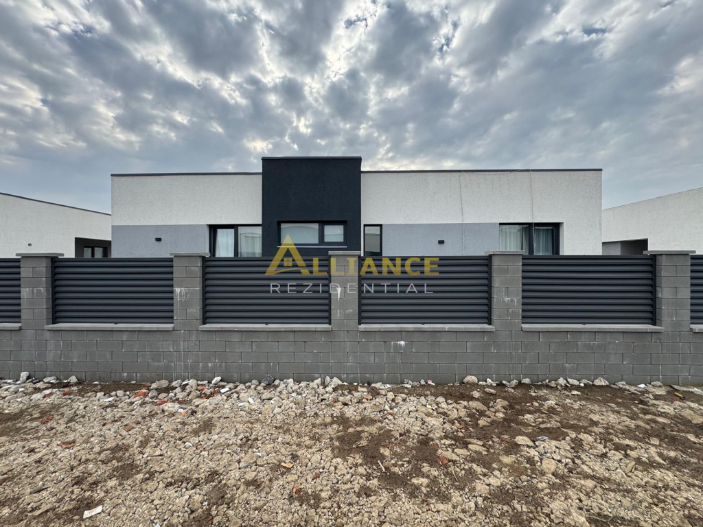 4 camere 2 bai teren 407 mp