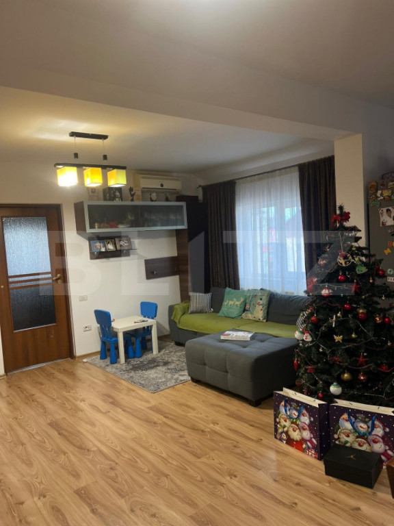 Mansardă de vânzare – zona Bradet