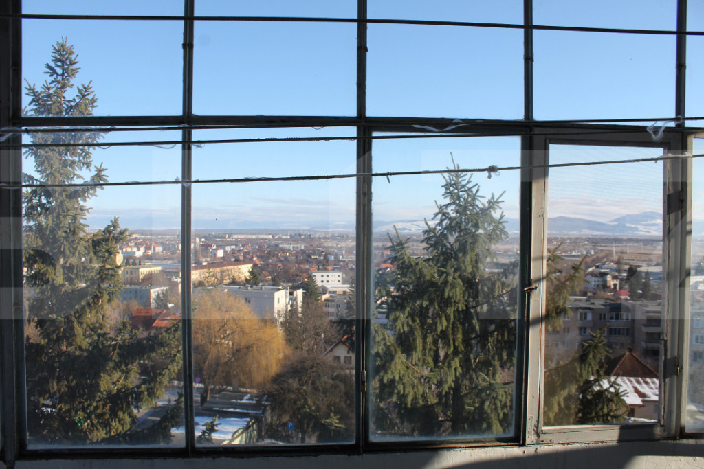 Apartament 2 camere decomandat| Panoramic | Soare, liniște