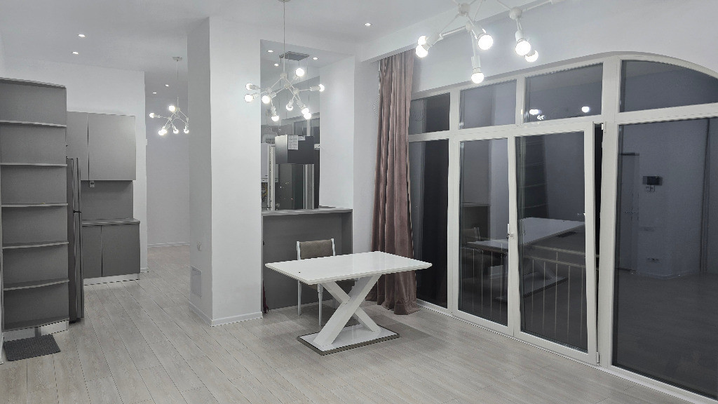 Vand apartament 2 camere in Deva, zona ultracentrala, etaj 1,