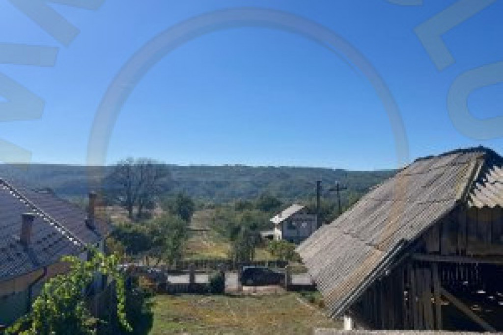 Teren intravilan Darmanesti, 17 metri deschidere la drum pri