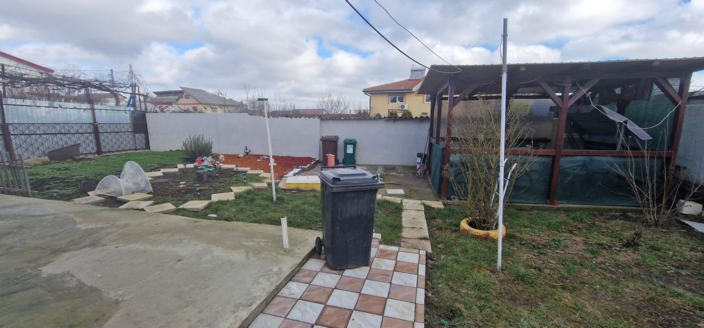 Vila D+P+1+M de vanzare - Oras Ovidiu Constanta