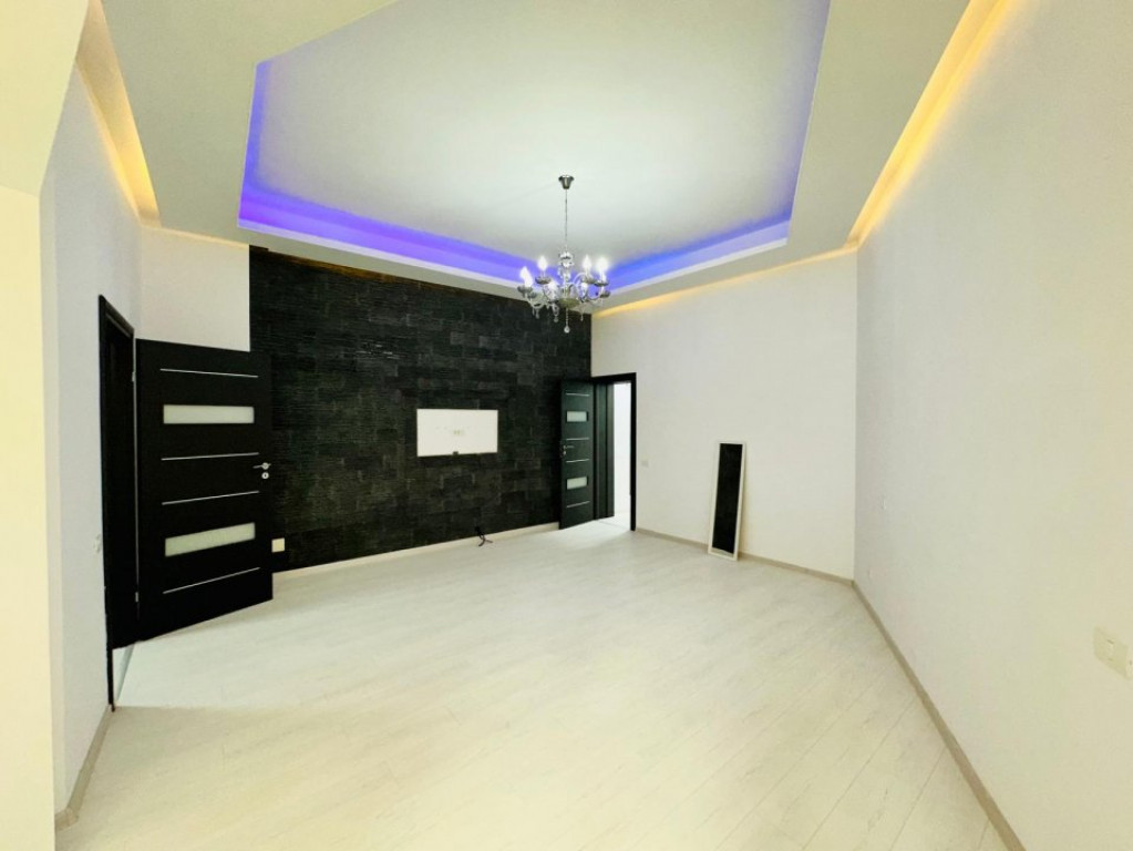 Apartament 3 camere - Mantuleasa