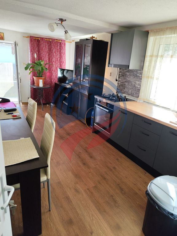 Casa cocheta la 30 minute distanta de Craiova