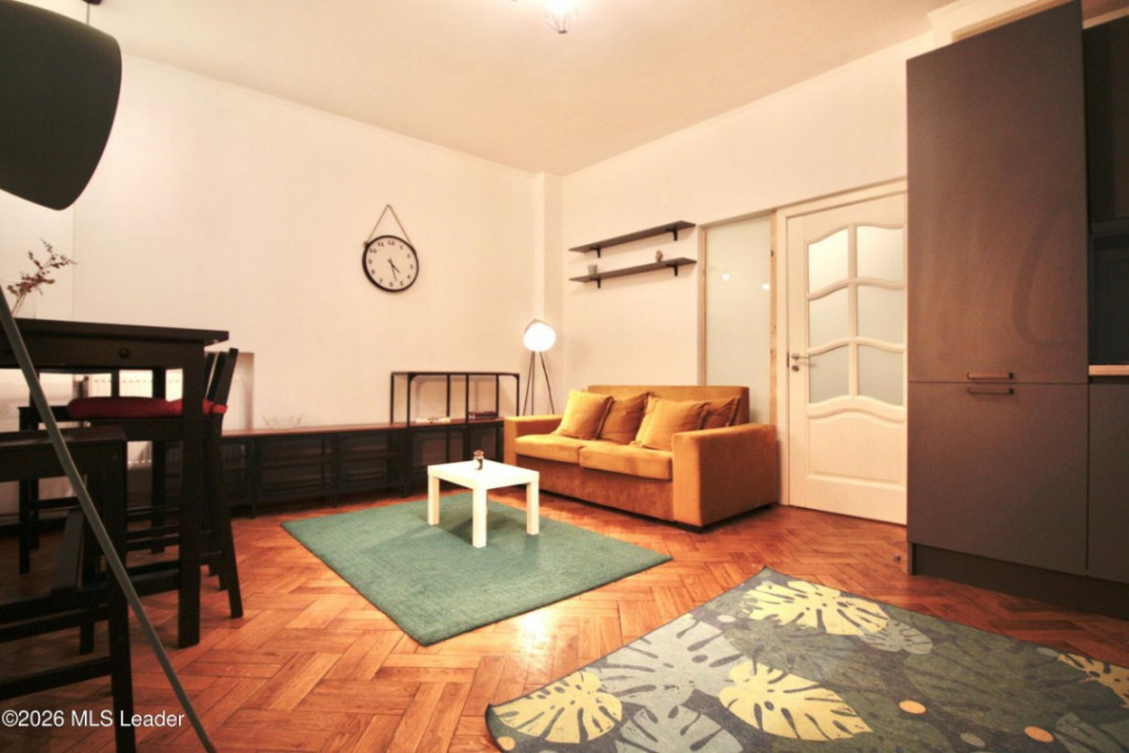 VASILE LASCAR-BATISTEI, STUDIO 41MP, RENOVAT, MOBILAT,UTILAT