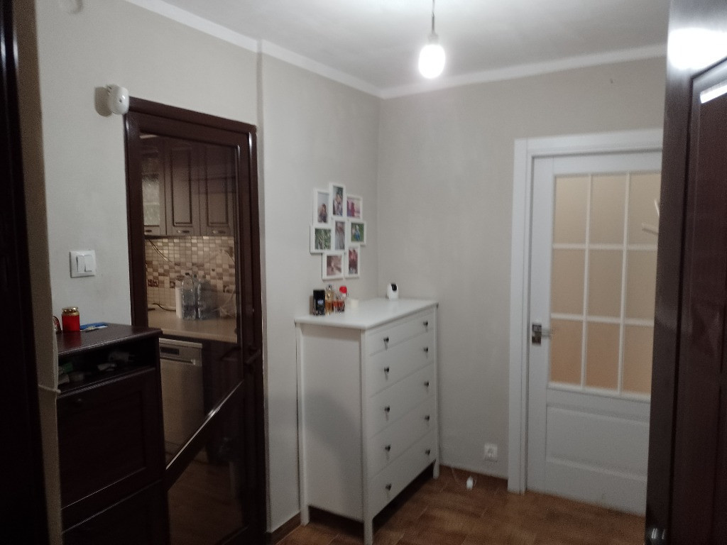 De inchiriat apartament 3 camere 2 bai - Aparatorii Patriei