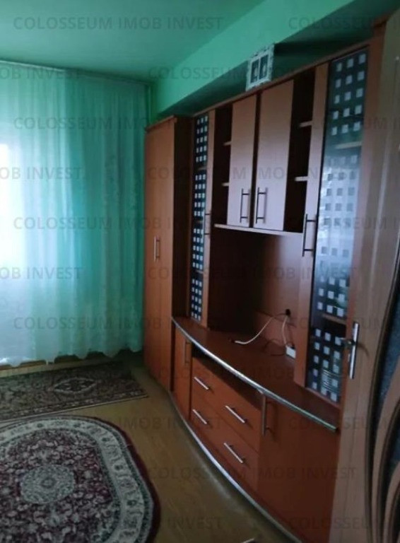 Apartament 3 camere, decomandat - zona Racadau