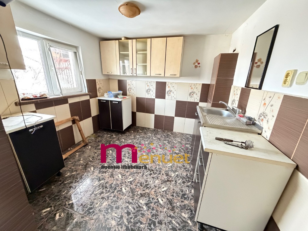 Casa +Teren 414 mp , zona Primaverii