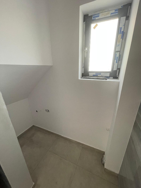 Casa cu 4 camere + pod|Bragadiru