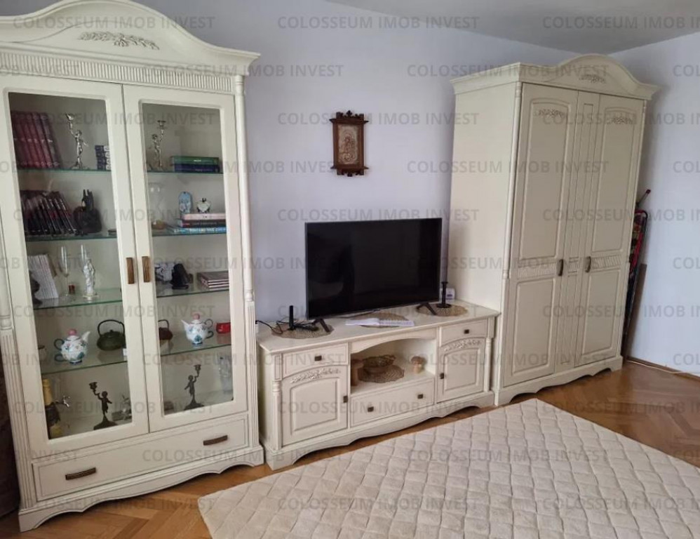 Apartament 2 camere,decomandat - zona Centru Civic