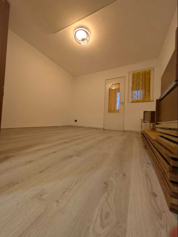 Garsoniera semidecomandata - zona Tractorul