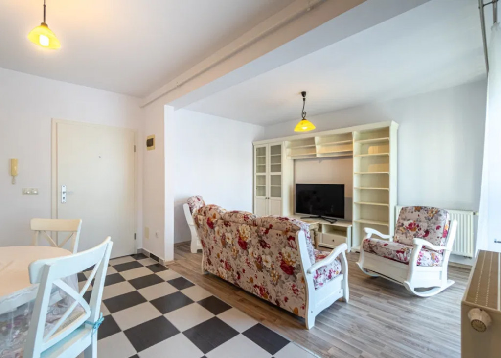 Apartament 3 camere, decomandat - zona Avantgarden
