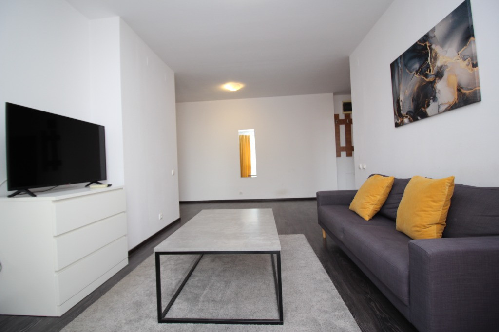 Titan - 1 Decembrie 1918, bloc 2013, parcare, boxă, mobilat