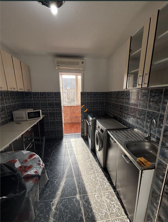 APARTAMENT RECONFIGURAT IN 3 CAMERE - ZONA SOARELUI