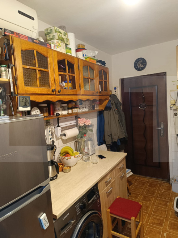 Garsoniera cu 2 camere in zona Dambovita