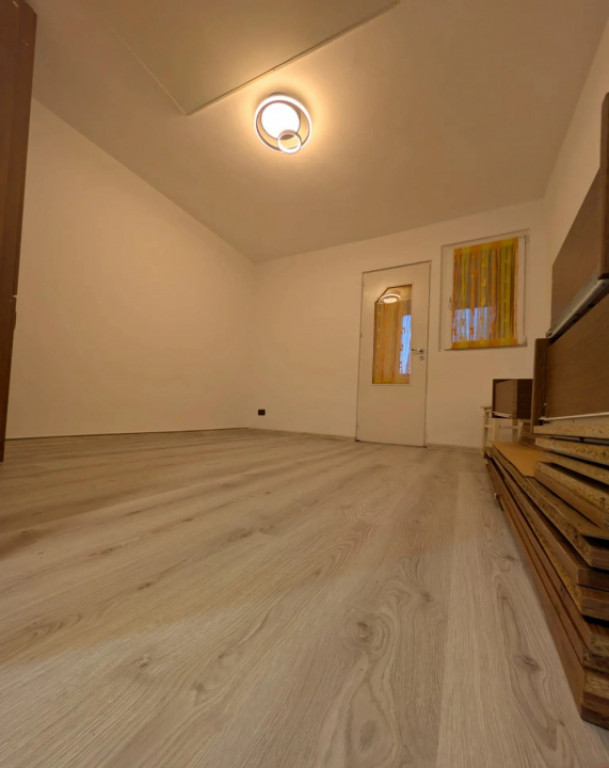 Garsoniera ( Bloc reabilitat )-Tractorul