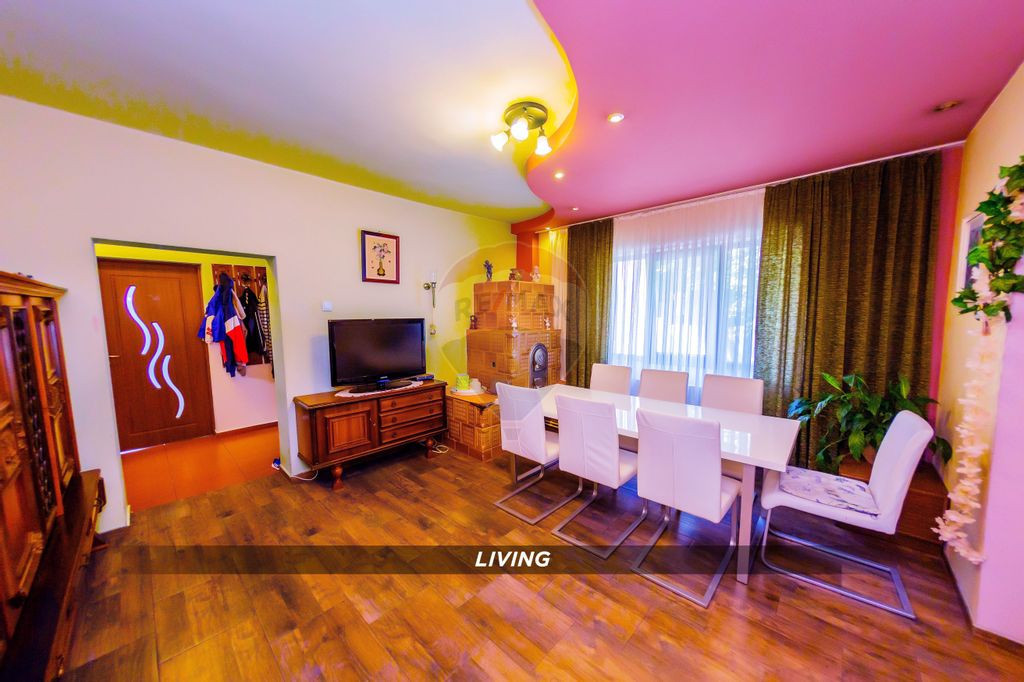 Casă / Vilă cu 4 camere de vânzare în zona Central