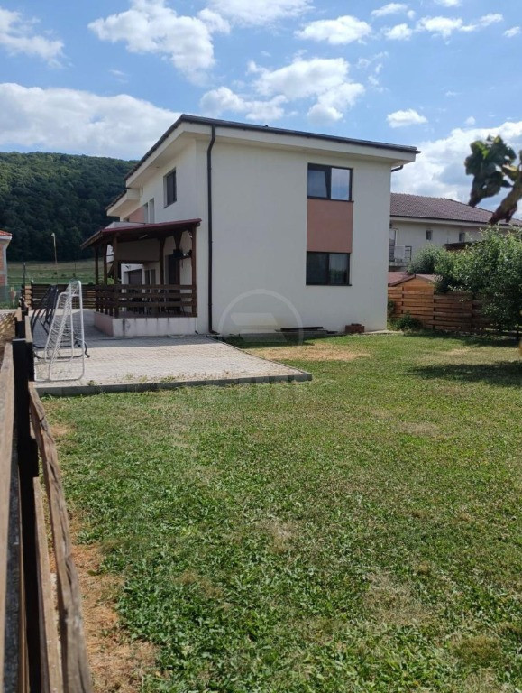 Casa individuala la intrare in Gilau