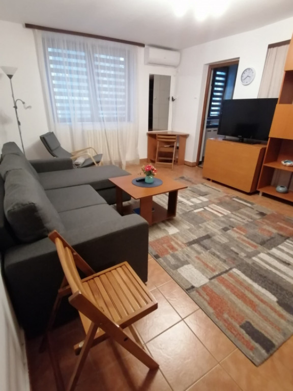 Garsoniera de vanzare, in zona Casa de Cultura - Constanta