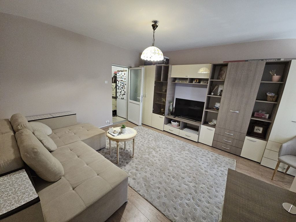 Garsoniera Turnu Magurele / Alexandru Obregia Mobilata si...