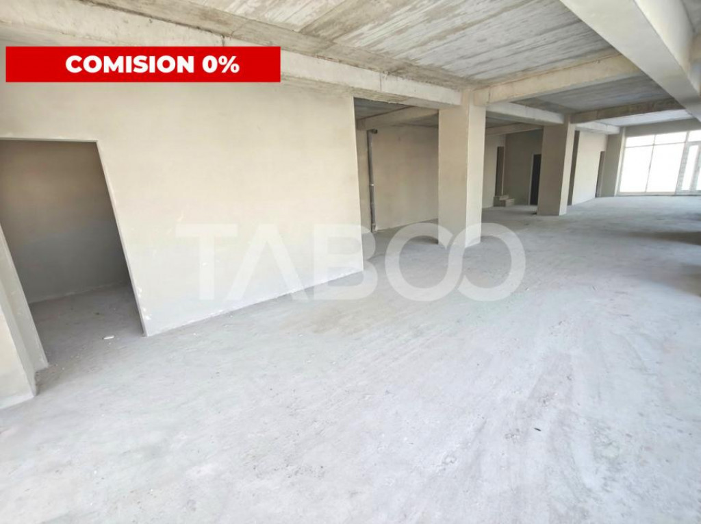 Spatiu comercial cu vitrina si 4 locuri de parcare - COMISIO