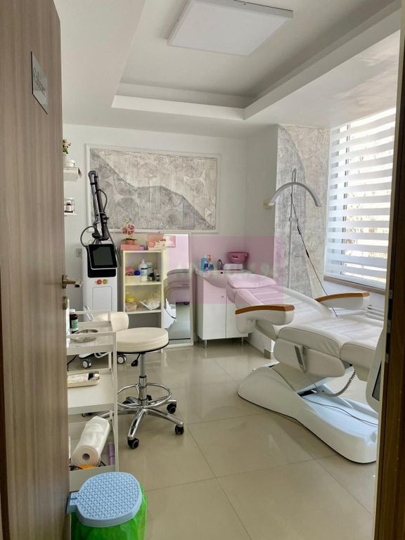 Spatiu Birouri/ comercial, etaj 1/4 , utilitati INCLUSE, ...