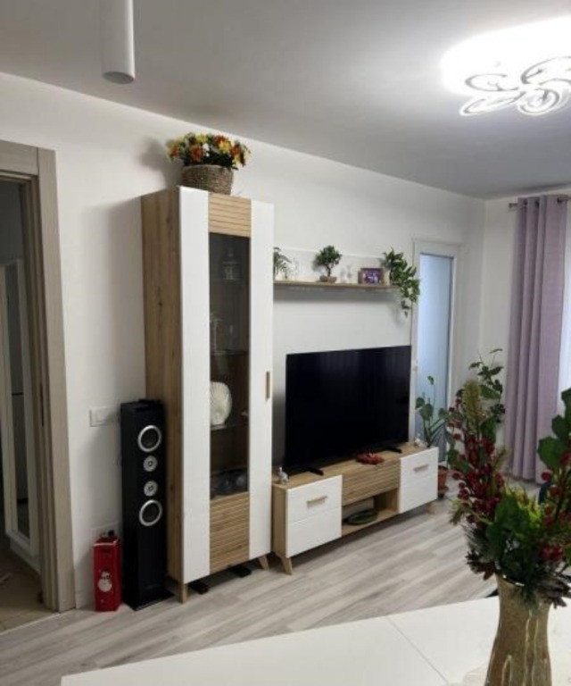 Metrou 1 Decembrie 1918, apart 2 cam, decom, et. 1/8