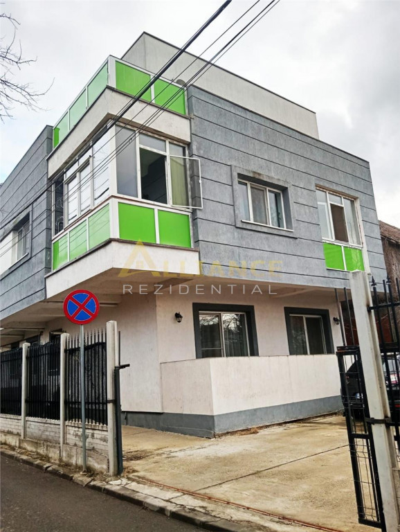 Apartament 3 camere decomandat, mobilat si utilat , 2 locuri