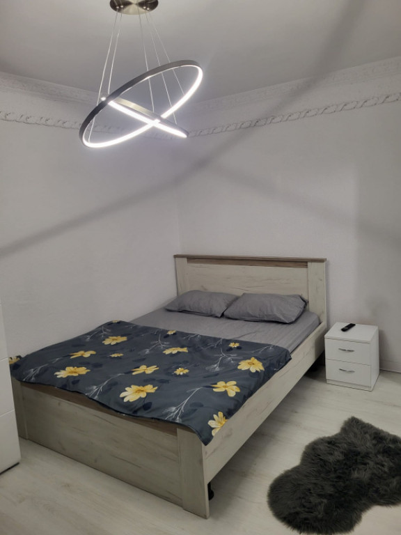 Garsoniera in 1 mai, renovata total, 24 mp utilii!!!