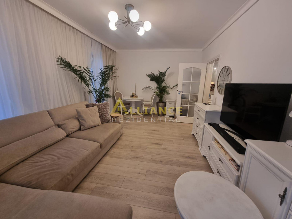 Apartament 3 camere decomandat • Metrou Berceni