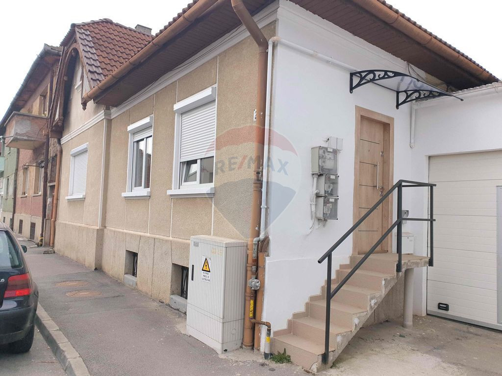 Spaţiu birouri în casă, 100 mp, zona regiunilor, lâng...