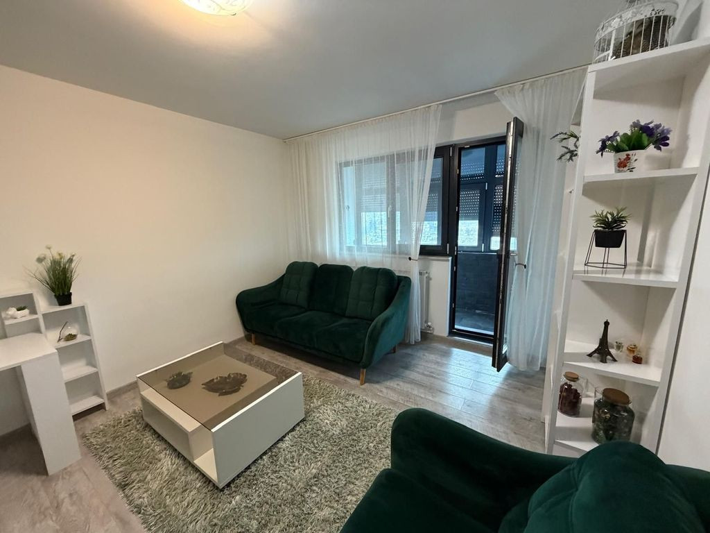 APARTAMENT 3 CAMERE-ZONA TOMIS NORD