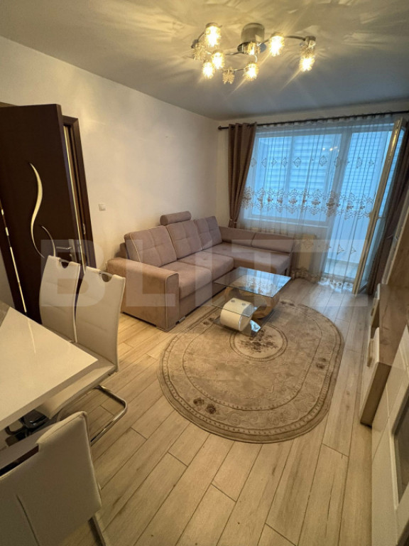 Apartament 2 camere, strada Plopilor
