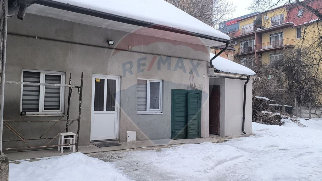 Sediu profesional sau locuinta, cu terasa panoramica in Grui