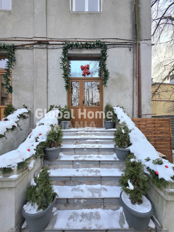 210 MP Etaj Vila • 6 Camere • Unirii • Regina Maria ??