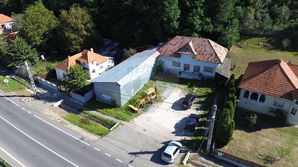 Spatiu comercial si casa de vanzare in Furnicosi.