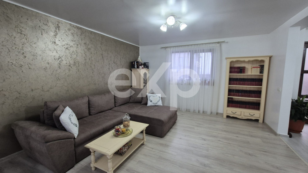 Casă modernă cu încălzire în pardoseală și terasă ??