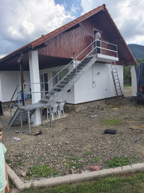 Casă la munte Baia de Criș sat Caraci