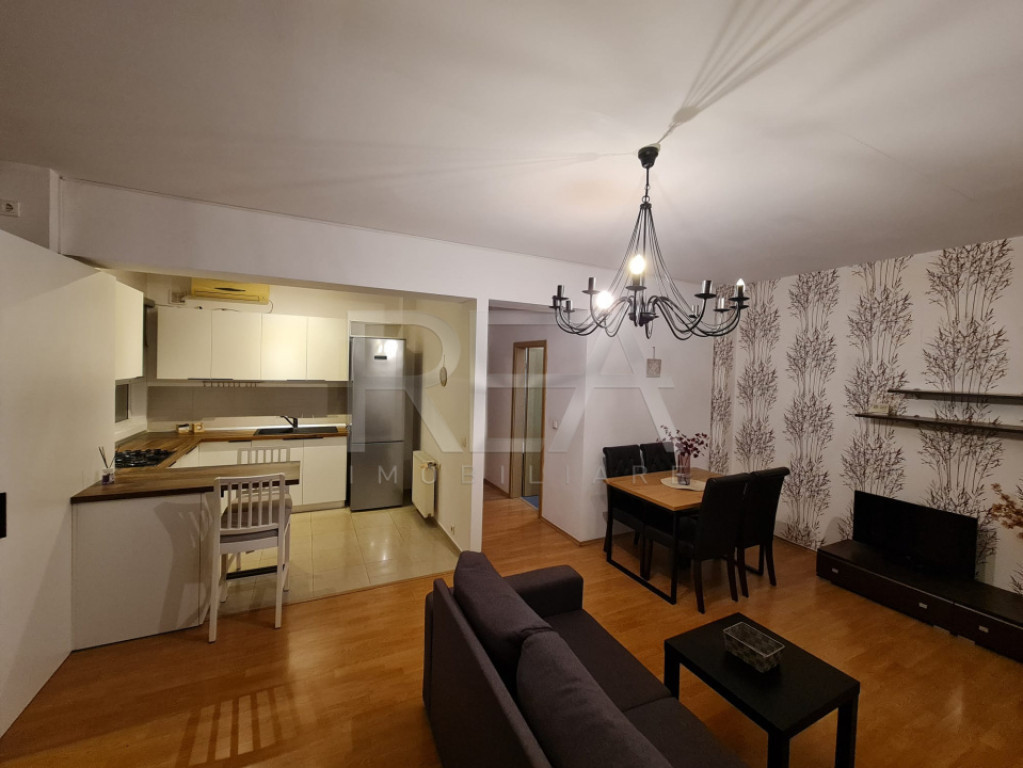 2 camere Titan decomandat, centrală, et. 4, an 2009