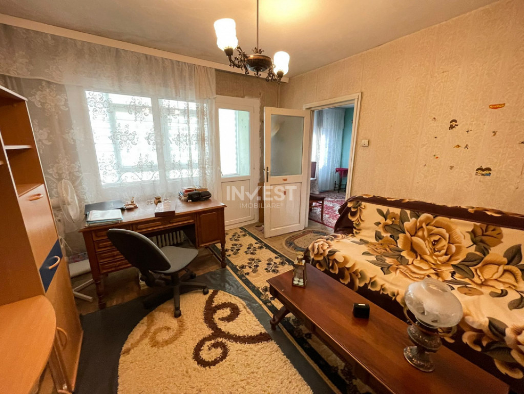 Apartament 2 camere-Podu Ros-etaj intermediar-Liceul Dimitri