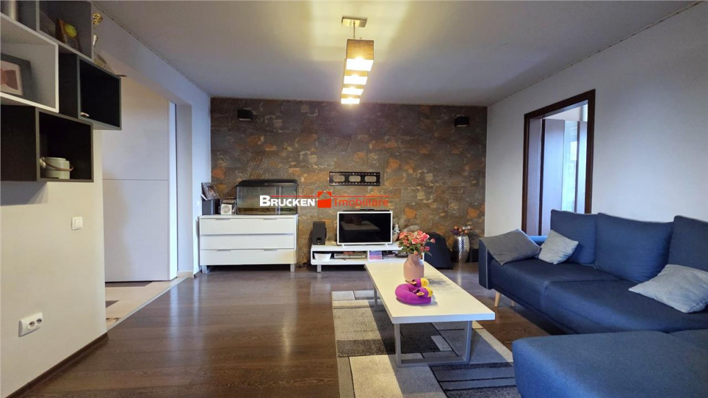 Apartament cu 4 camere, 80 mp, splaiul Crișanei-decebal, mo