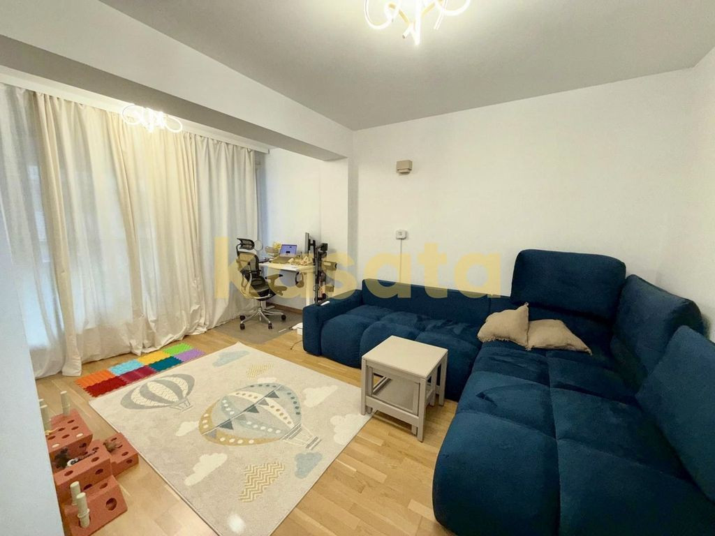 Apartament cu 2 camere, terasă spațioasă, aproape de P...