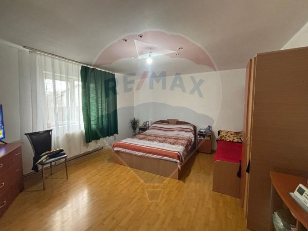 Casă spațioasă cu garaj - Mogoșoaia, foarte aproape d...